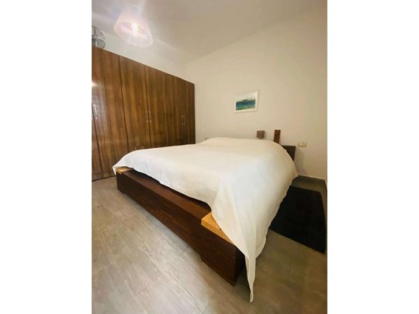 Tirane, shes apartament 2+1 Kati 1, 160 m² 258.000 € (Komuna e Parisit)