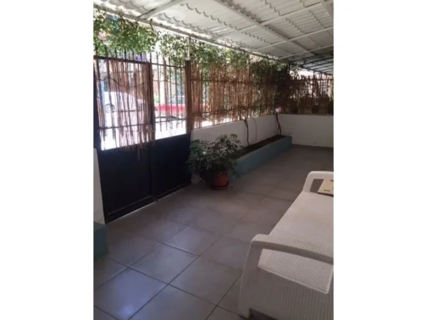 Tirane, shes apartament 2+1 Kati 1, 160 m² 258.000 € (Komuna e Parisit)