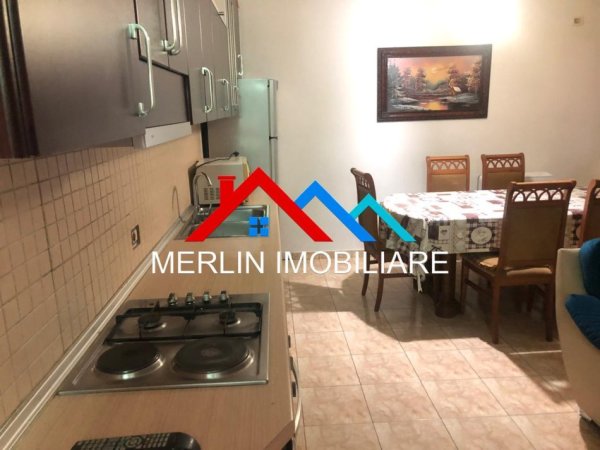 Tirane, jepet me qera apartament 2+1+Ballkon Kati 3, 120 m² 620 € (RRUGA SHKELQIM FUSHA,KODRA E DIELLIT)