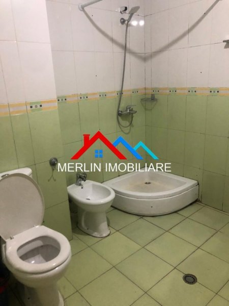 Tirane, jepet me qera apartament 2+1+Ballkon Kati 3, 120 m² 620 € (RRUGA SHKELQIM FUSHA,KODRA E DIELLIT)