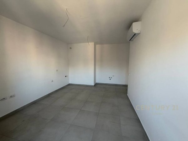 Tirane, shitet apartament 1+1 Kati 3, 60 m² 185.000 € (Pazari i Ri)