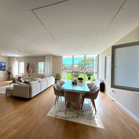 Tirane, shitet , 1.000 m² 