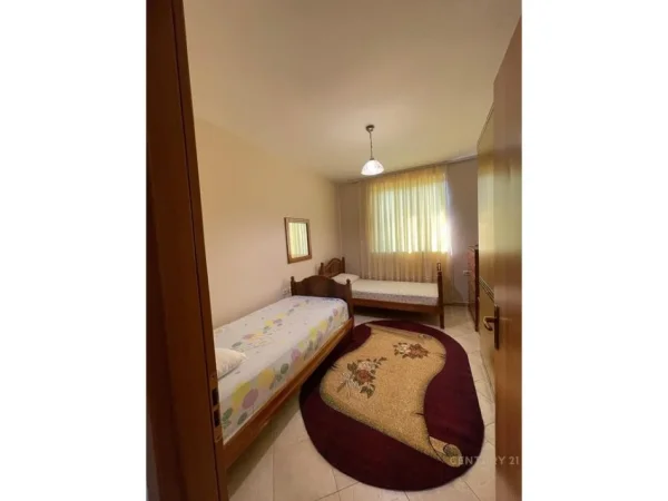 Tirane, jepet me qera apartament 2+1 Kati 3, 71 m² 600 € (Ish fusha aviacionit)