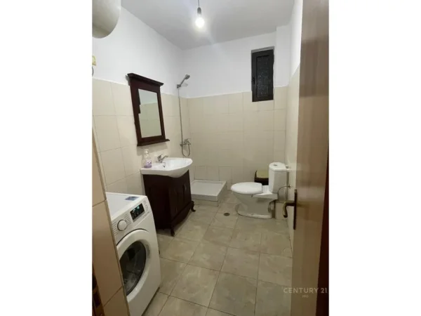Tirane, jepet me qera apartament 2+1 Kati 3, 71 m² 600 € (Ish fusha aviacionit)