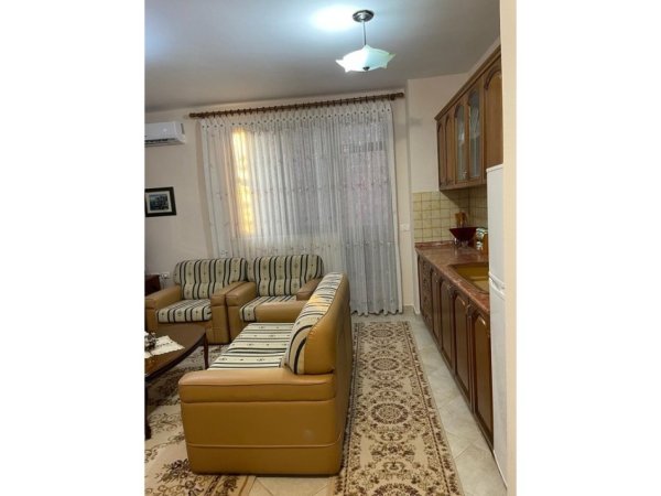 Tirane, jepet me qera apartament 2+1 Kati 3, 71 m² 600 € (Ish fusha aviacionit)