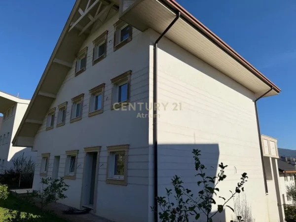 Tirane, shes Vile 1+1+Aneks+Ballkon Kati 1, 420 m² 850.000 € (Teg)