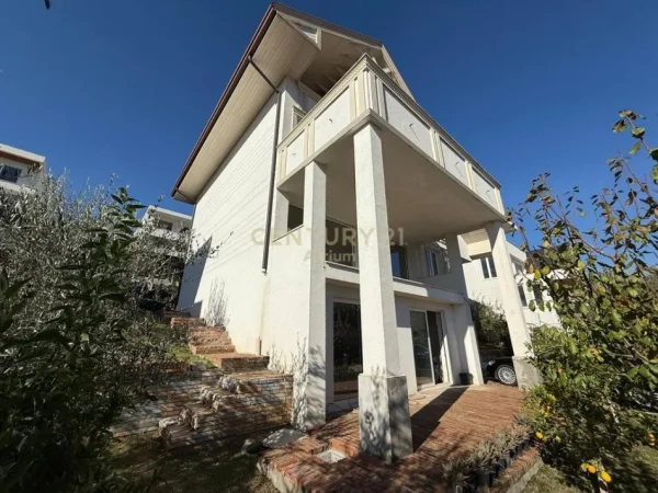 Tirane, shes Vile 1+1+Aneks+Ballkon Kati 1, 420 m² 850.000 € (Teg)