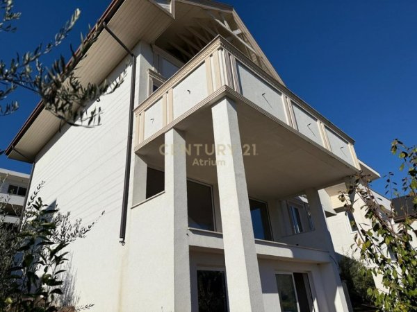 Tirane, shes Vile 1+1+Aneks+Ballkon Kati 1, 420 m² 850.000 € (Teg)