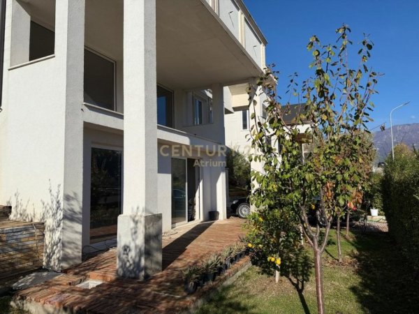 Tirane, shes Vile 1+1+Aneks+Ballkon Kati 1, 420 m² 850.000 € (Teg)