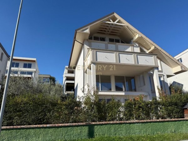 Tirane, shes Vile 1+1+Aneks+Ballkon Kati 1, 420 m² 850.000 € (Teg)