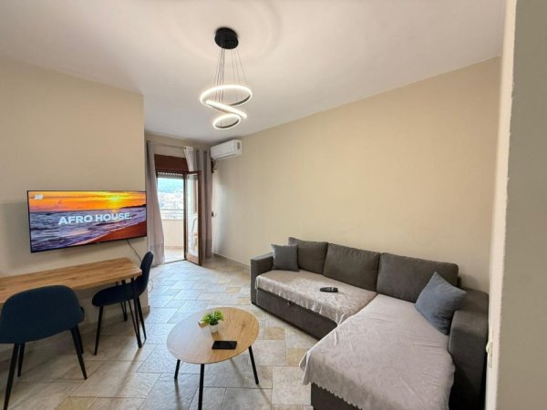 Tirane, jepet me qera apartament 1+1+Ballkon Kati 15, 60 m² 600 € (9 Katëshet)