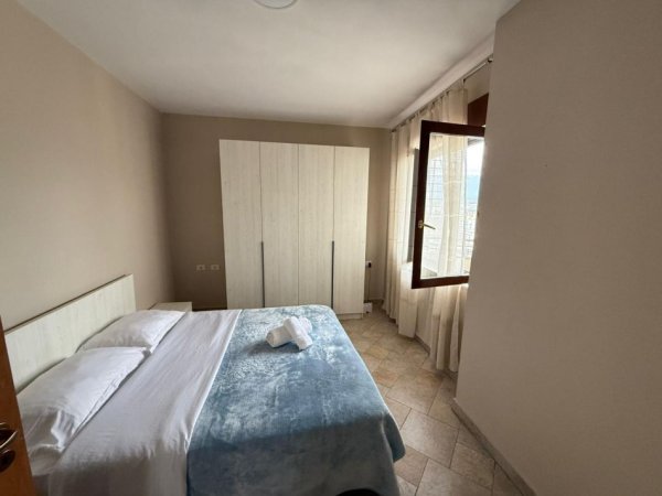 Tirane, jepet me qera apartament 1+1+Ballkon Kati 15, 60 m² 600 € (9 Katëshet)