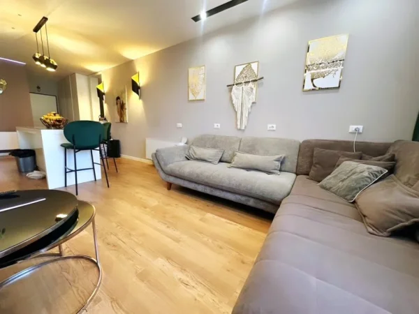 Tirane, shitet apartament 2+1 , 109 m² 259.000 € 