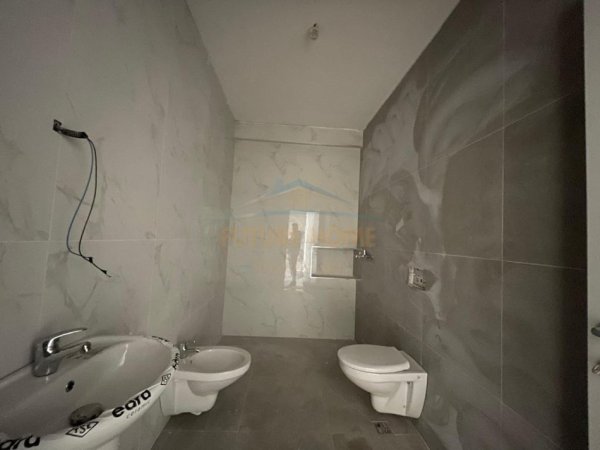 Tirane, shitet apartament 2+1+Ballkon Kati 2, 114 m² 190.000 € (Bulevardi i Ri)