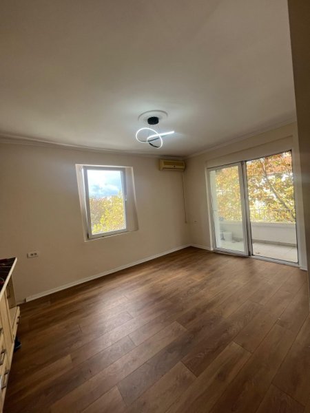 Tirane, shitet apartament 2+1+Ballkon Kati 4, 70 m² 155.000 € (Rruga Asim Vokshi)