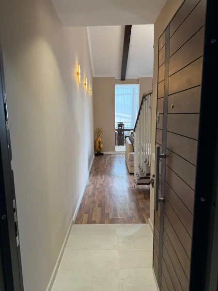 Tirane, jepet me qera apartament 1+1+Aneks+Ballkon Kati 5, 100 m² 550 € (Tek Eleonora Me Oxhak dhe Garderobe)
