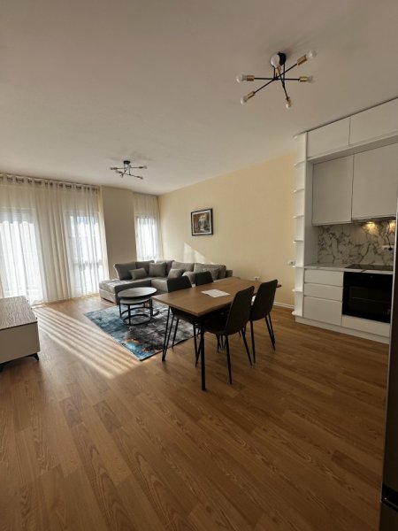 Tirane, jepet me qera apartament 1+1 Kati 5, 70 m² 700 € (Prball ringut)