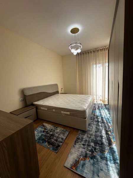 Tirane, jepet me qera apartament 1+1 Kati 5, 70 m² 700 € (Prball ringut)