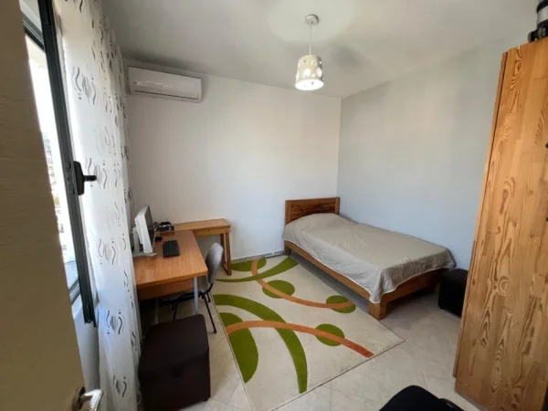 Tirane, shitet apartament 2+1+Ballkon Kati 8, 88 m² 135.000 €