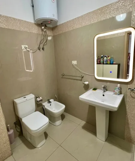 Tirane, shitet apartament 2+1+Ballkon Kati 8, 88 m² 135.000 €