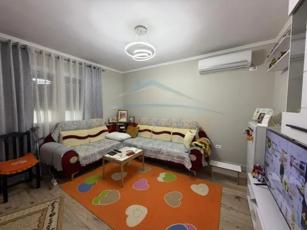 Tirane, shitet apartament 2+1+Ballkon Kati 1, 79 m² 160.000 € (Ali Demi)