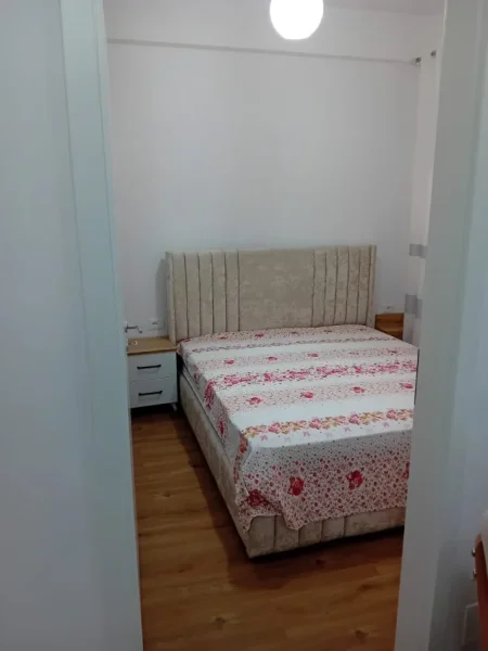 Tirane, jepet me qera apartament 1+1+Aneks+Ballkon Kati 3, 60 m² 450 € (Kompleksi Kadiu)