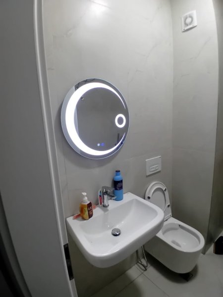 Tirane, jepet me qera apartament 1+1+Aneks+Ballkon Kati 3, 60 m² 450 € (Kompleksi Kadiu)