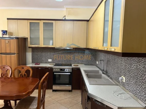 Tirane, shitet apartament 2+1+Ballkon Kati 6, 113 m² 147.000 € (Kamez)
