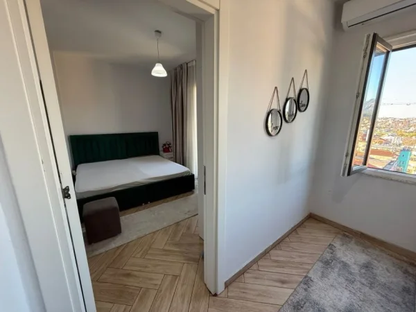Tirane, jepet me qera apartament 1+1+Aneks+Ballkon Kati 4, 60 m² 500 € (Rruga e dibres)