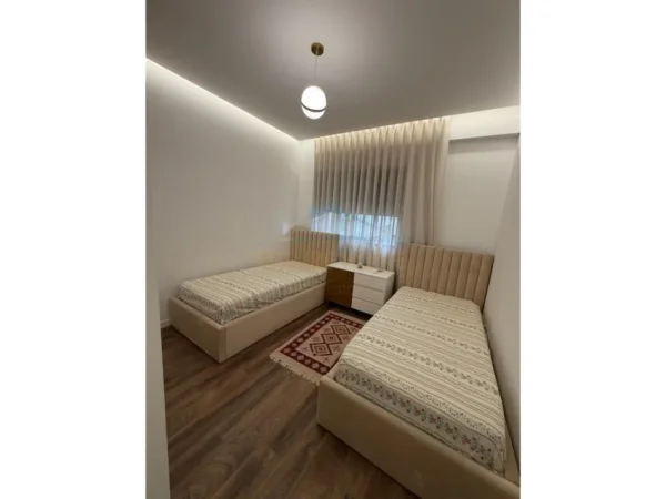 Tirane, shitet apartament 3+1+Ballkon Kati 3, 123 m² 255.000 € (Unaza e Re)