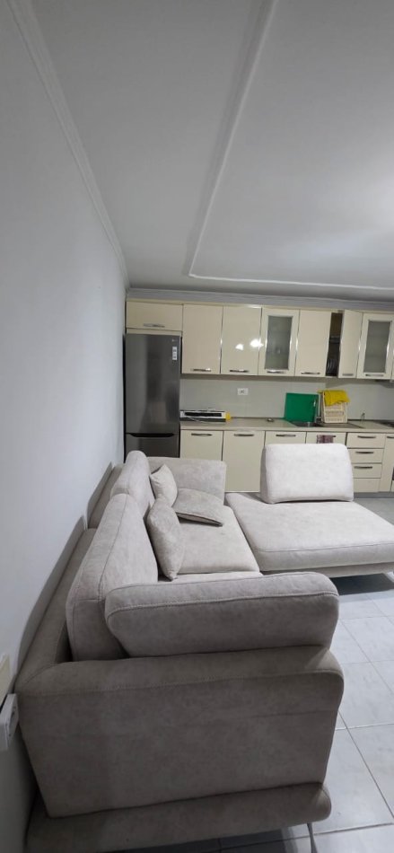 Tirane, jepet me qera apartament 1+1 Kati 4, 65 m² 350 € (Tregu i ri elektrik)