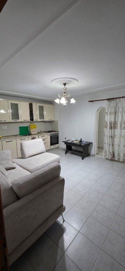 Tirane, jepet me qera apartament 1+1 Kati 4, 65 m² 350 € (Tregu i ri elektrik)