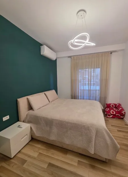 Tirane, jepet me qera apartament 2+1+Ballkon , 850 € (Jordan Misja, prane Harry Fultz)