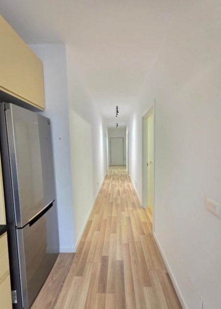 Tirane, jepet me qera apartament 2+1+Ballkon , 850 € (Jordan Misja, prane Harry Fultz)