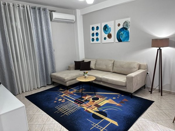 Tirane, jepet me qera apartament 1+1 Kati 5, 65 m² 650 € (Rruga e kavajes condir center)