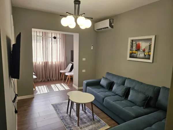 Tirane, jepet me qera apartament 1+1+Aneks+Ballkon Kati 6, 65 m² 700 € (Ngjitur godines ish osd)