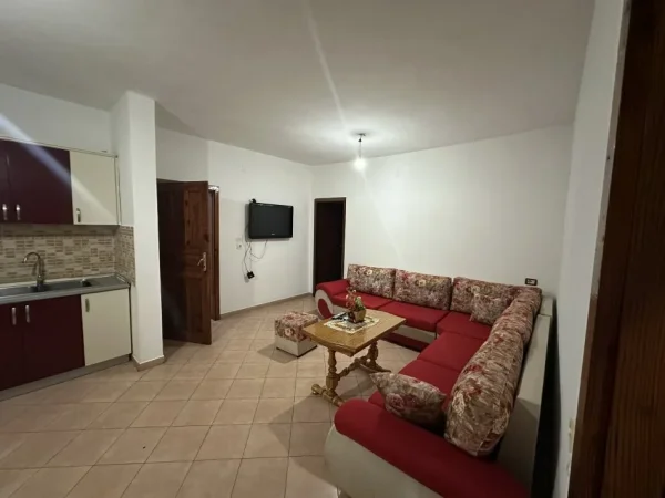 Tirane, jepet me qera nga Pronari, pa-komision shtepi 1+1+Ballkon Kati 0, 80 m² (Vend parkimi )  400 € (Nina Dimitrjevna Smirnova)