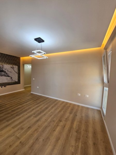 Tirane, shitet nga Pronari, pa-komision apartament 2+1+Aneks+Ballkon Kati 4, 78 m² 182.000 € (Hoxhe vokrri)