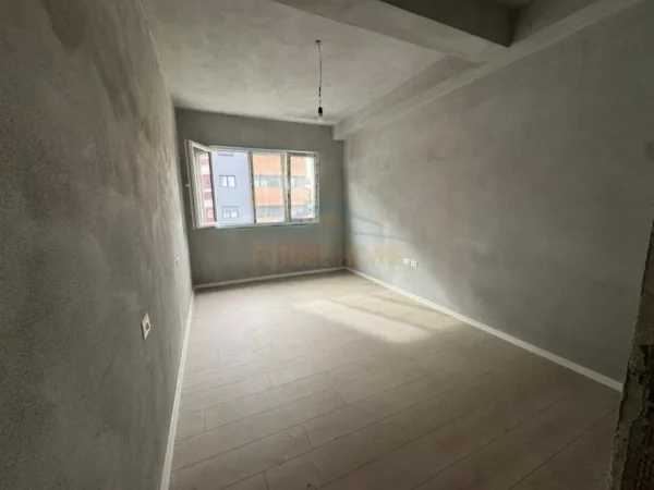 Tirane, shes apartament 2+1+Ballkon Kati 5, 126 m² 220.000 €