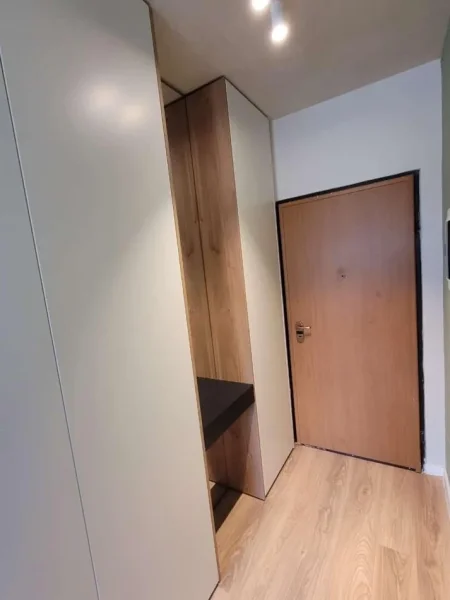 Tirane, jepet me qera apartament 1+1 Kati 7, 50 m² 600 € 