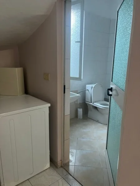 Tirane, jepet me qera apartament 1+1 Kati 1, 92 m² 400 € 