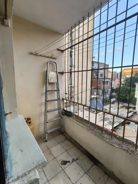 Tirane, jepet me qera apartament 2+1+Ballkon Kati 3, 80 m² 400 € (Ferrit Xhaiko)