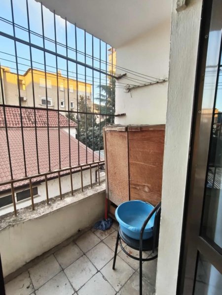 Tirane, jepet me qera apartament 2+1+Ballkon Kati 3, 80 m² 400 € (Ferrit Xhaiko)