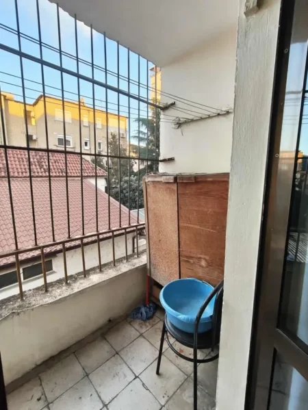 Tirane, jepet me qera apartament 2+1+Ballkon Kati 3, 80 m² 400 € (Ferrit Xhaiko)