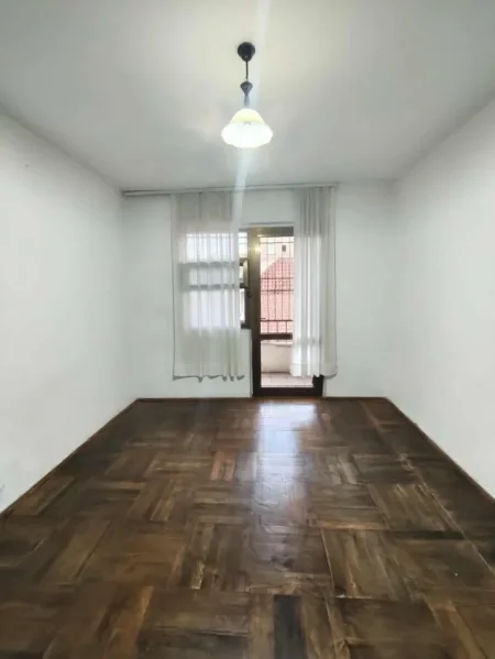 Tirane, jepet me qera apartament 2+1+Ballkon Kati 3, 80 m² 400 € (Ferrit Xhaiko)