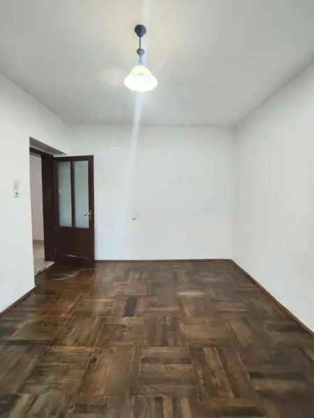 Tirane, jepet me qera apartament 2+1+Ballkon Kati 3, 80 m² 400 € (Ferrit Xhaiko)
