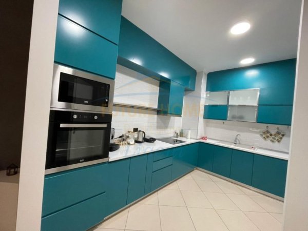 Qera, Apartament 1+1+Post Parkimi, Rruga e Kosovarëve, Tiranë 1,100 €