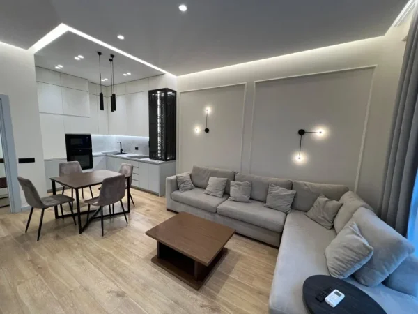 Tirane, jepet me qera apartament 1+1+Ballkon Kati 8, 70 m² 850 € (Rruga Kavajes)