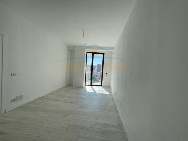 Qera, Zyre, Golden Tower Residence, Mine Peza, Tiranë. 700 €