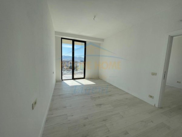 Qera, Zyre, Golden Tower Residence, Mine Peza, Tiranë. 700 €